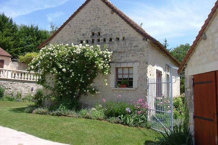 Gîte pour 4 personnes, avec terrasse et jardin à Senillé