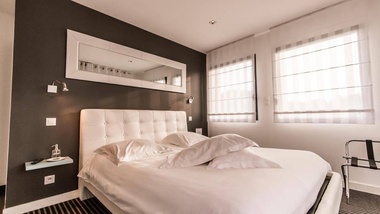 Double Room with Private Bathroom in Port-Louis, Côte des Mégalithes
