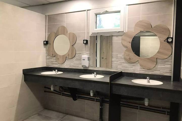 Mobil home pour 5 personnes, avec piscine et terrasse à La Douze - 4