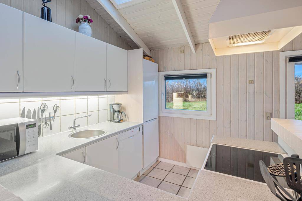 Klassisk sommerhus med spa, sauna og lukket træterrasse  in Søndervig, Holmsland Klit