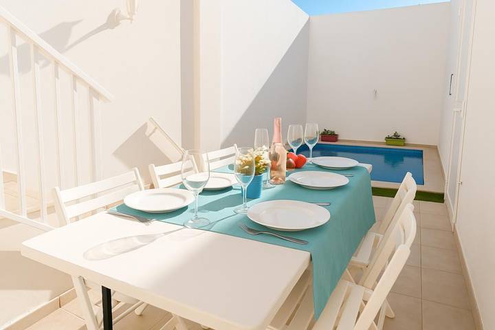 Vakantiehuis voor 7 personen, with zwembad and balkon as well as uitzicht op zee, kindvriendelijk in Malta