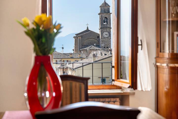 Ferienwohnung für 5 Personen, mit Balkon und Whirlpool sowie Garten und Seeblick am Gardasee - 4