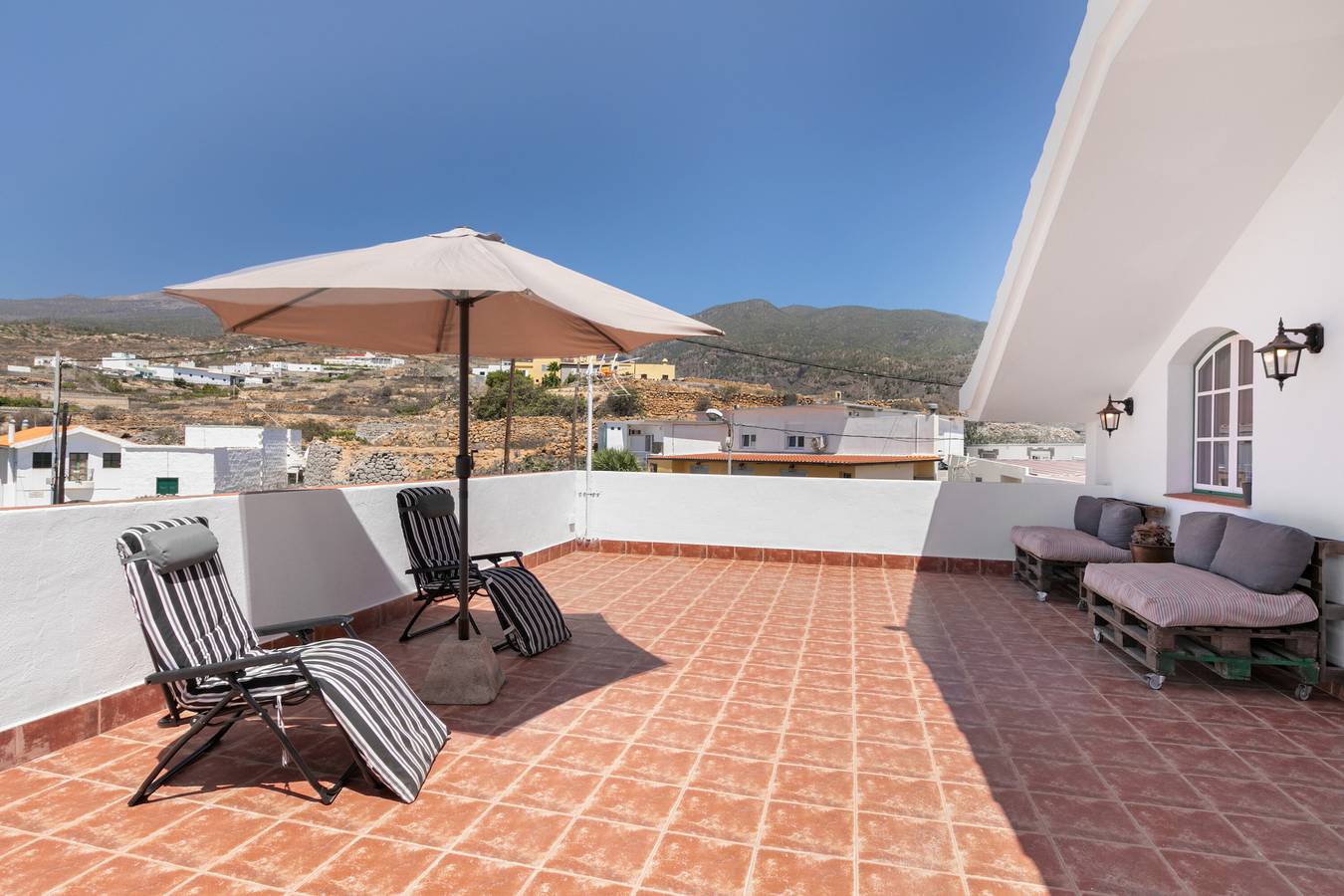 Appartement entier, Appartement de vacances 'Casa Abona' avec vue sur la mer, terrasse privée et Wi-Fi in La Sabinita, Arico