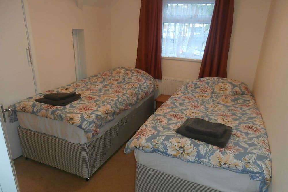 3 bed bungalow with large garden. New kitchen installed December 2025. in Dorset