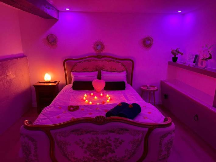 Gîte pour 2 personnes, avec Jacuzzi et Jardin à Boucé