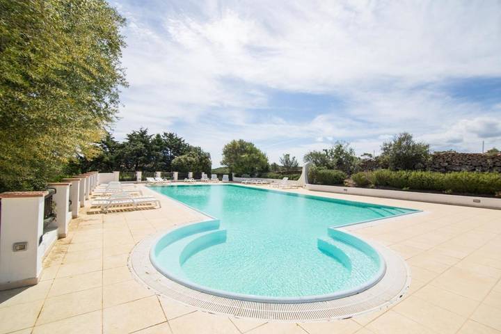 Appartamento per 4 persone, con Terrazza e Giardino nonché Piscina a Porto Istana