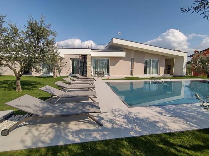 Ferienhaus für 4 Personen, mit Ausblick und Pool sowie Garten in Bardolino - 3