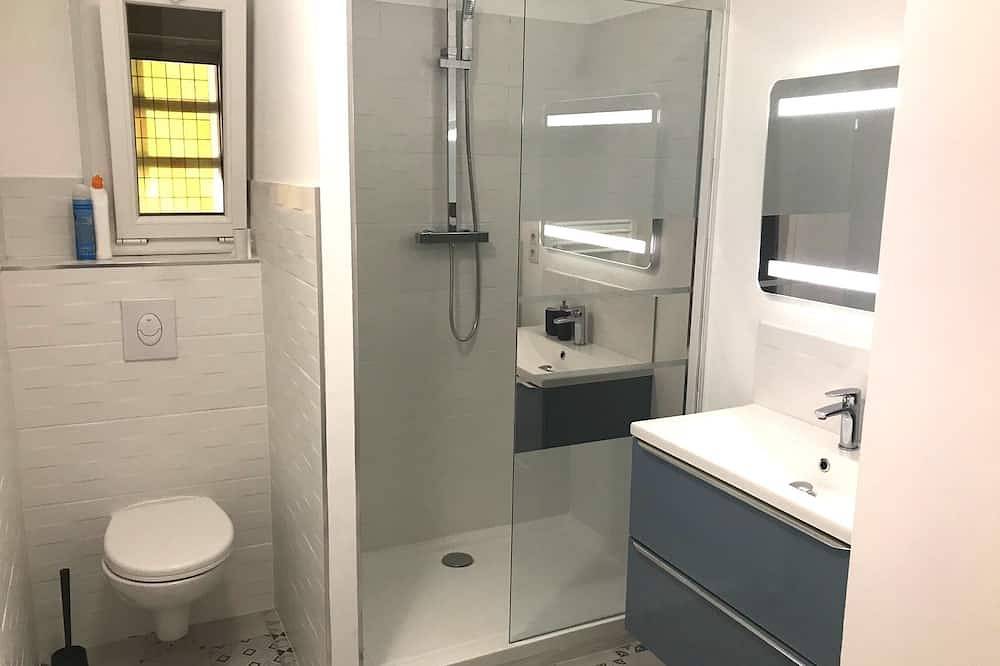 Appartement entier, 5 pers – 2 chambres Mourillon – Plages à pied – Parking – Ferry Corse in Toulon, Région de Toulon