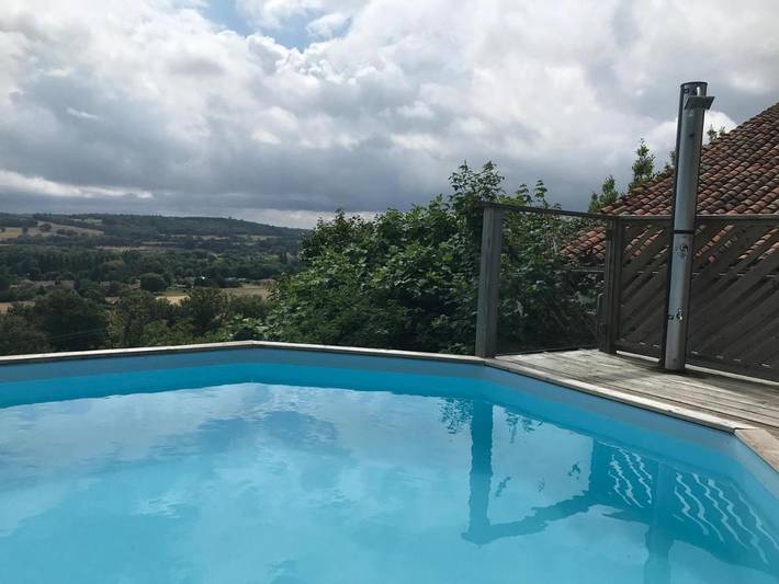 Location de vacances pour 6 personnes, avec piscine ainsi que jardin et vue à Queaux - 3