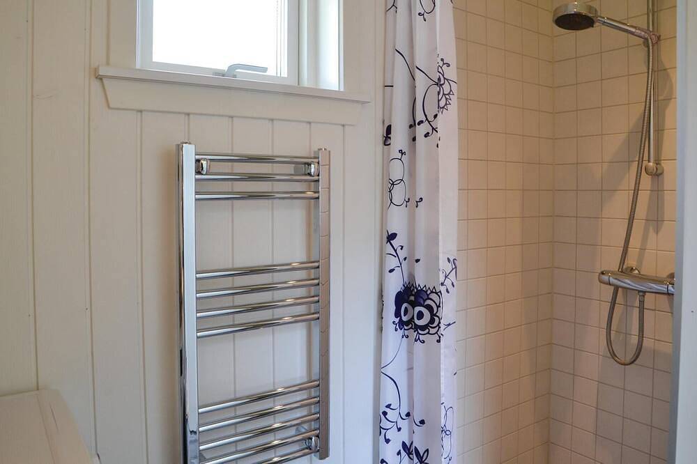 Awesome home in Esbjerg V with Wifi in Sjelborg, Esbjerg