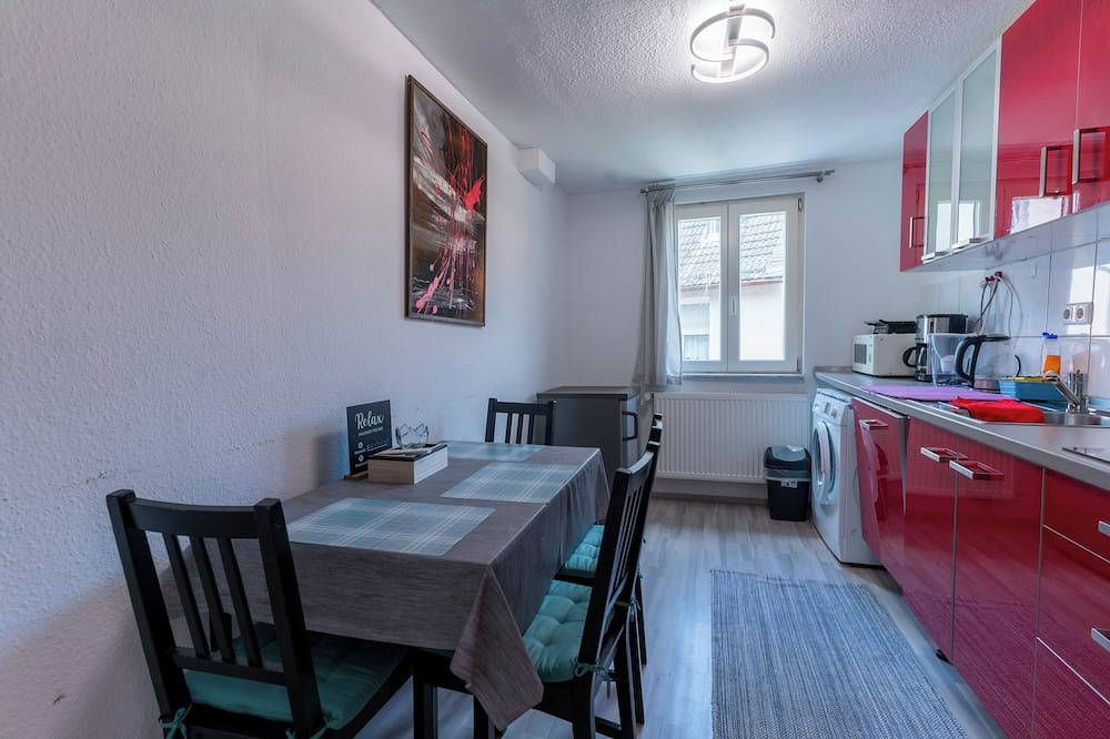 Ganze Wohnung, Cozy flat at Schlosspark in Wiesbaden, Rheingau