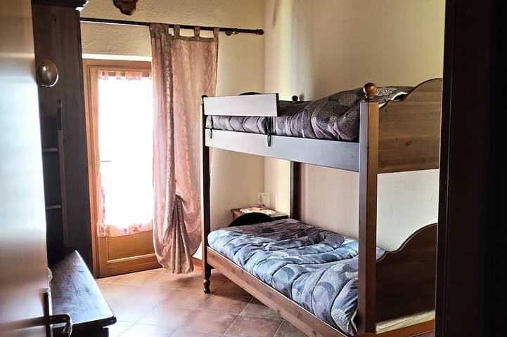 Appartement entier, Maison du Soleil - a stone's throw from the sky, for those who love skiing and more in Maen, Région de Valtournenche