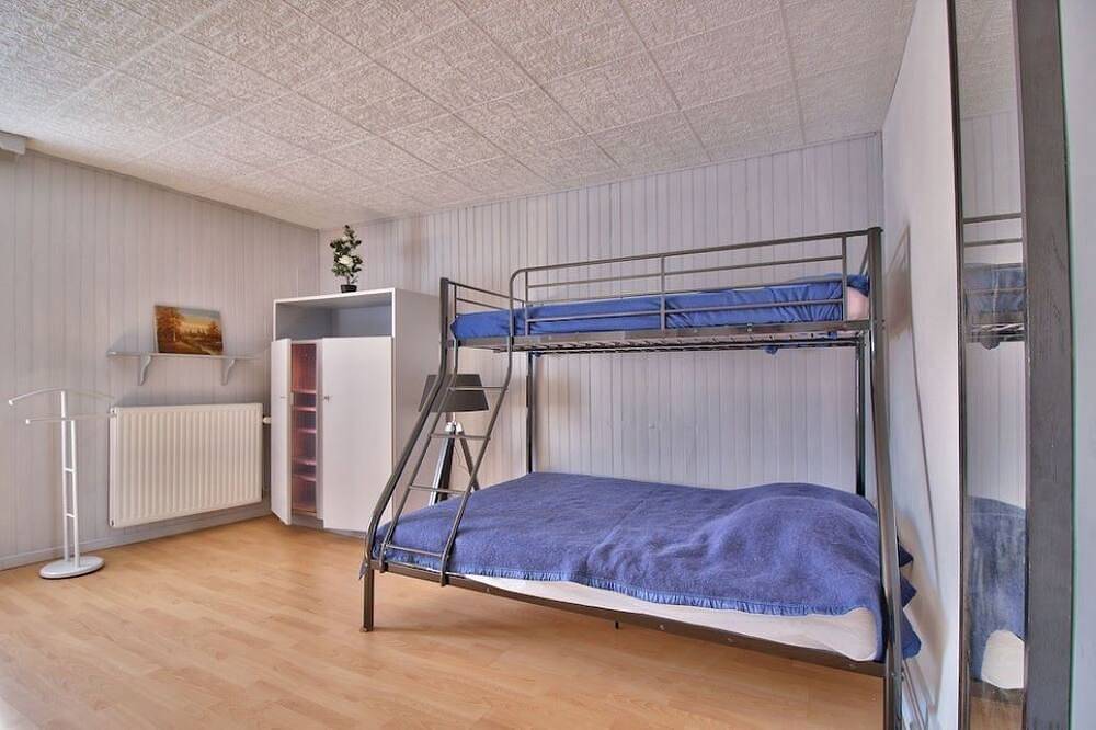 Gite avec spa, grande maison de 12 couchages hiver/été in Molain, Jura