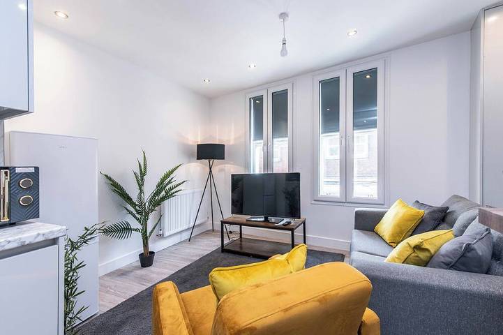 Apartment for 5 people, with terrace in Basingstoke
