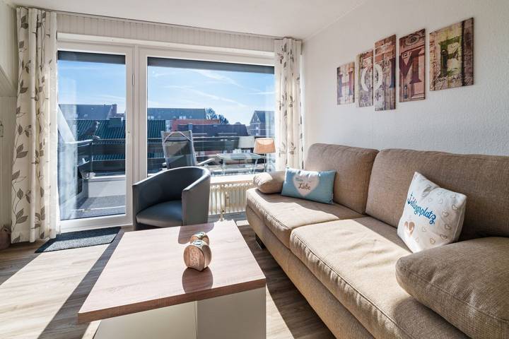 Ganze Wohnung, Komfortable Ferienwohnung mit Balkon nahe Strand und Zentrum in Büsum in Büsum, Kreis Dithmarschen