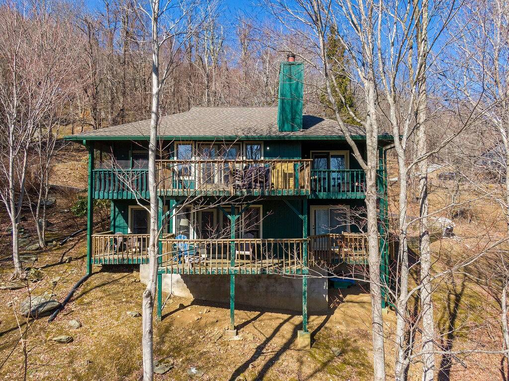 Grand View - Blick auf die Berge, Billardtisch, Feuerstelle, Zugang zum Beech Mtn Club! in Blue Ridge Parkway, Seven Devils