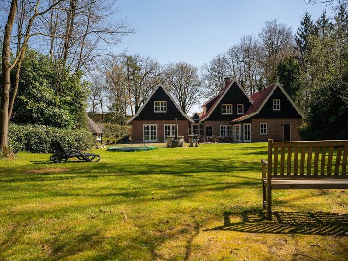Vakantiehuis voor 20 personen, met tuin, kindvriendelijk in Losser