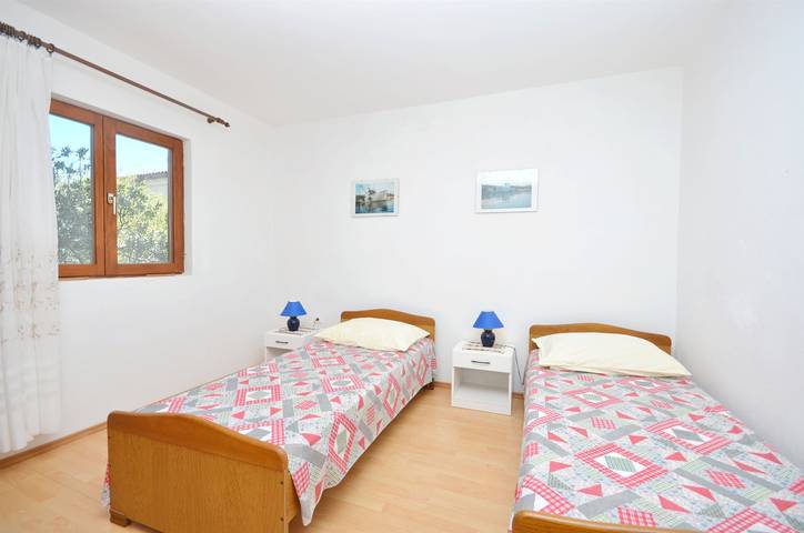 Gîte pour 5 personnes, avec Balcon à Tribunj - 4