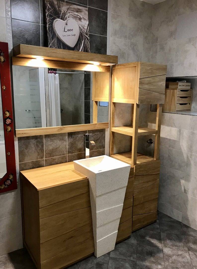 Chambre avec vue sur la montagne, salle de sport, bain à remous et grill près de la rivière in Saint-Laurent-en-Beaumont, Parc national des Écrins