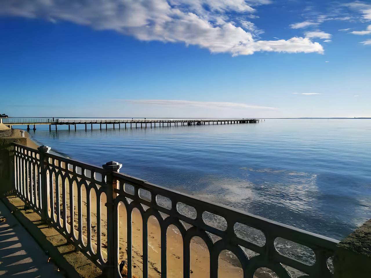 Entire apartment, Apartment Near the Beach with Private Terrace in Andernos-les-Bains, Arcachon region