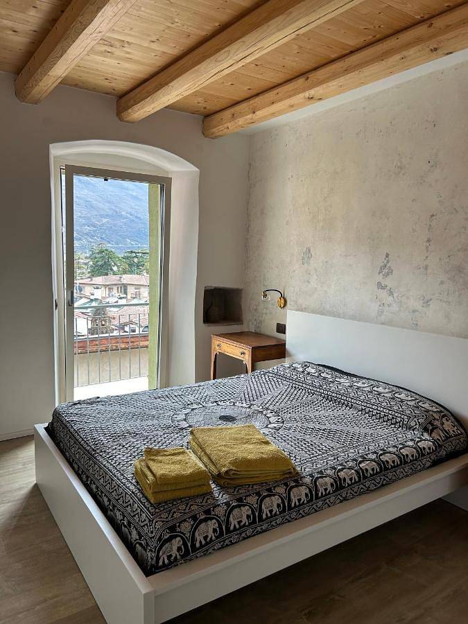 Apartamento para 4 personas, con vistas además de vistas al lago y balcón en Arco