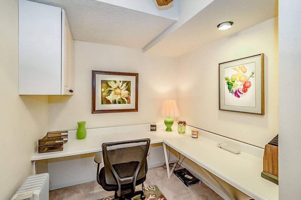 Geräumiges, voll möbliertes Apartment am 4. Fairway in Bellevue, Mount Baker-Snoqualmie Nationalwald