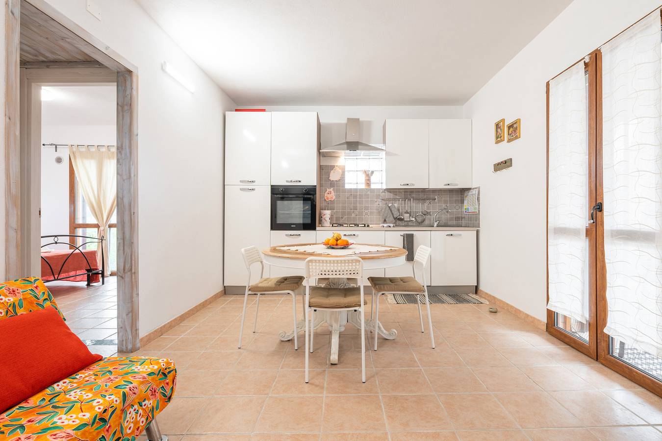 Casa vacanze 'Diego' con vista sulle montagne, terrazza privata e aria condizionata in Olia Speciosa, Cagliari e Dintorni