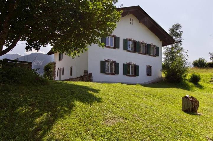 Ferienhaus für 10 Personen, mit Terrasse und Garten in Krün