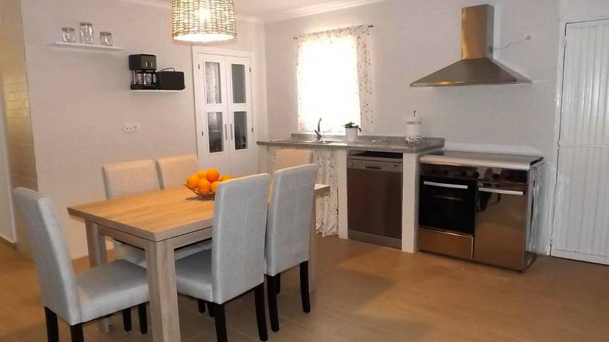 Apartamento de vacaciones para 6 personas, con piscina además de jardín y vistas, Se admiten mascotas en Tierra de Mérida - Vegas Bajas - 2