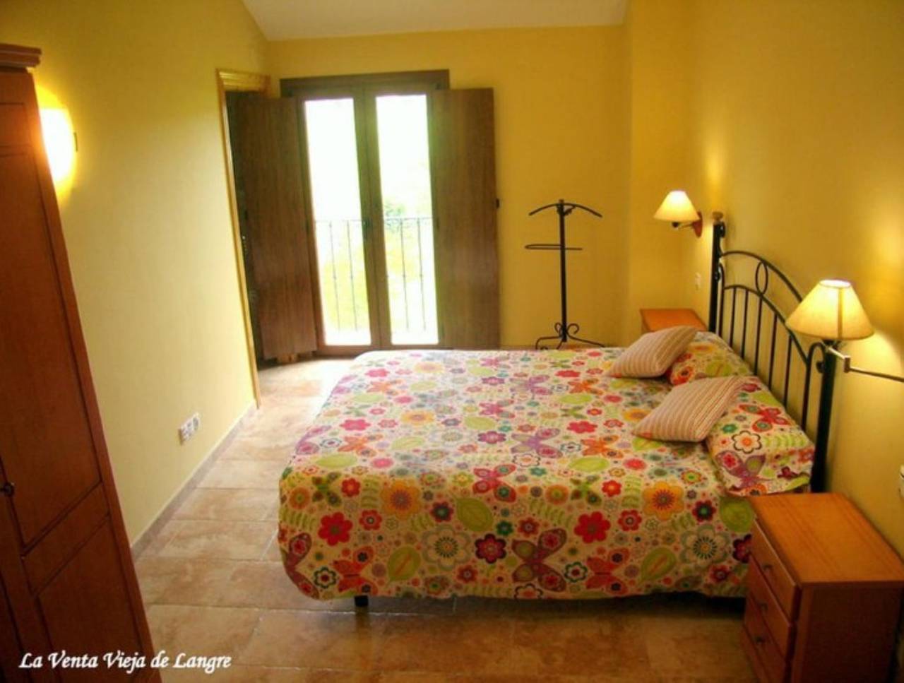 Casa Rural „La Venta Vieja De Langre“ mit Bergblick, privatem Garten und Wlan in Ribamontán al Mar, Kantabrische Küste