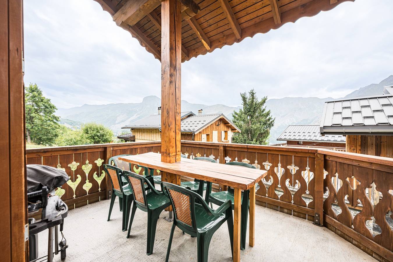 Chalet 'Marmotte' mit Bergblick, privater Terrasse und Wi-Fi in Saint-Martin-de-Belleville, Les Trois Vallées
