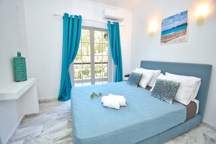 Gîte pour 4 personnes, avec jardin et jacuzzi à Agios Gordios - 2