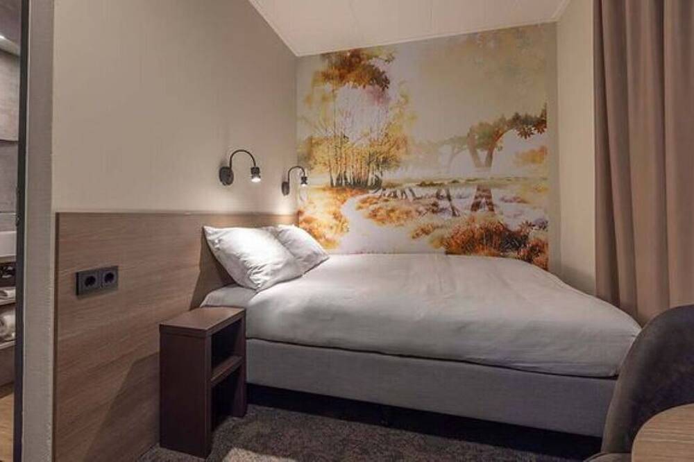 Serene Forest Hotel Stay in the Heart of Veluwe | Nature Trails & Fresh Air in Putten, Veluwe