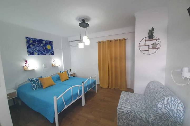 Geheel appartement, Cozy 10 studio apartment in a residence with a pool! in Kos Stad, Kos