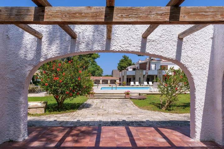 Maison de vacances pour 14 personnes, avec Balcon et Terrasse ainsi que Jardin et Piscine à San Cataldo