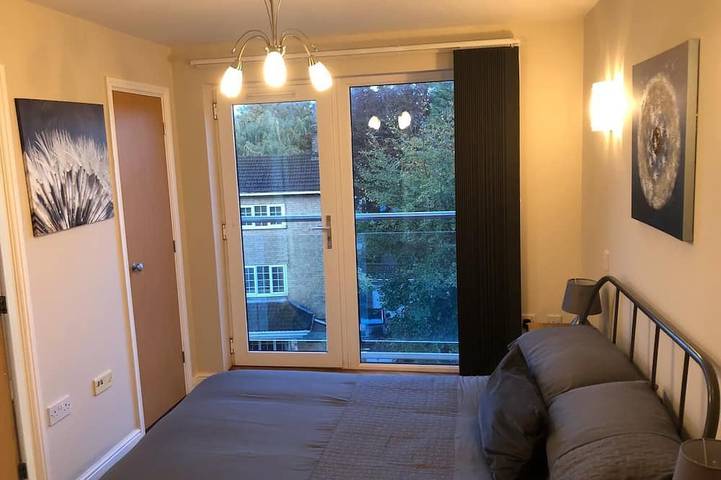Appartement entier, Appartement-Basic-Sdb privée avec douche-Vue sur la rivière-Penthouse 27 Skip... in Great Paxton, Cambridgeshire