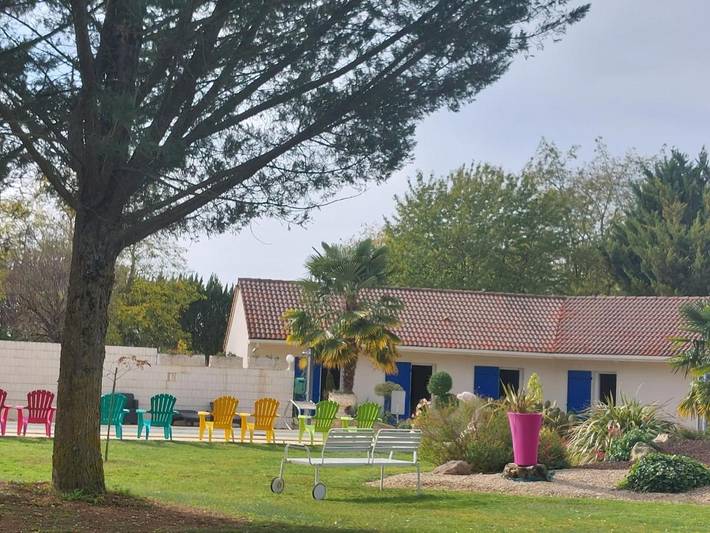 Maison d’hôte pour 3 personnes, avec jardin et terrasse ainsi que vue et piscine