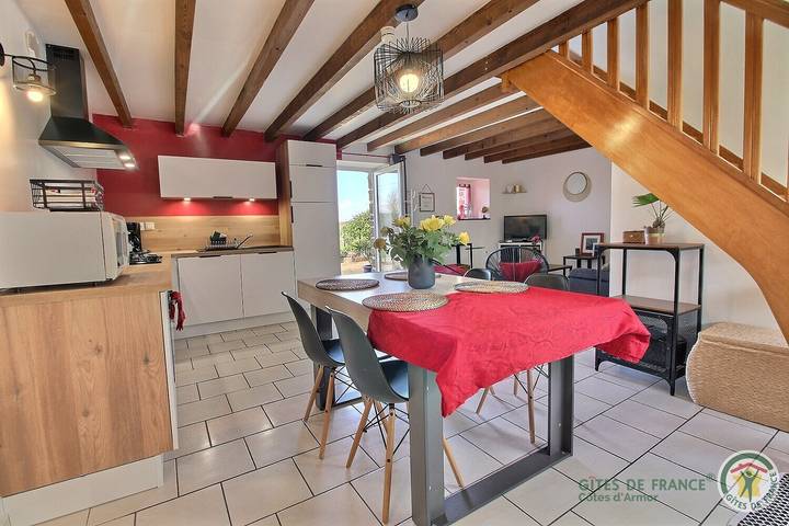 Gîte pour 4 personnes, avec terrasse et jardin à Ploubazlanec - 3