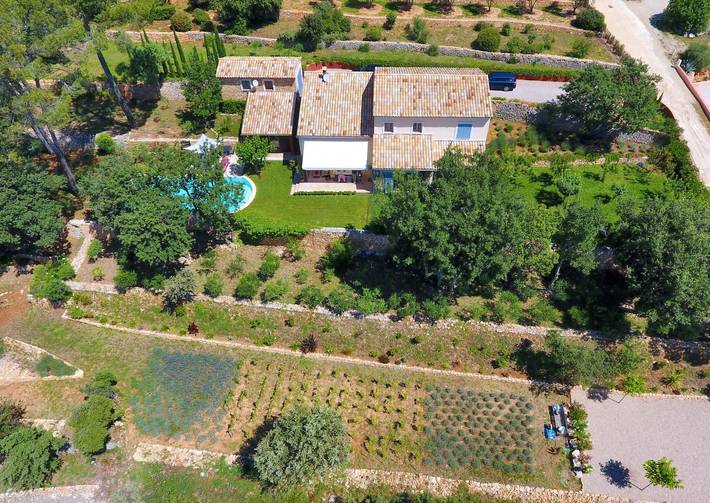 Gîte pour 8 personnes, avec piscine, animaux acceptés à Entrecasteaux - 2