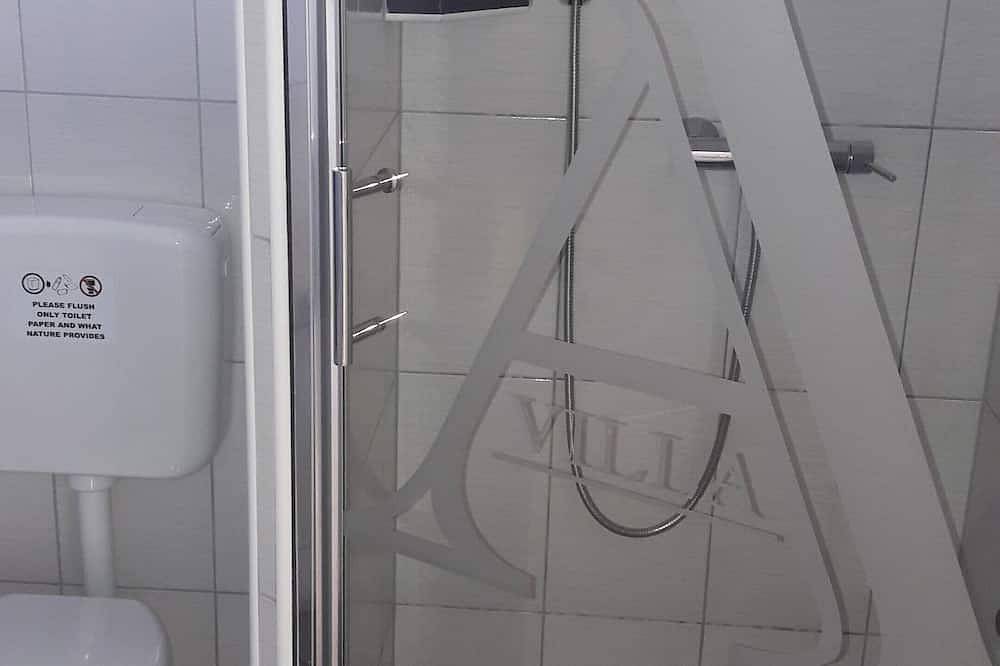 Villa A Deluxe - Beheizter Pool in Okrug Gornji, Ciovo