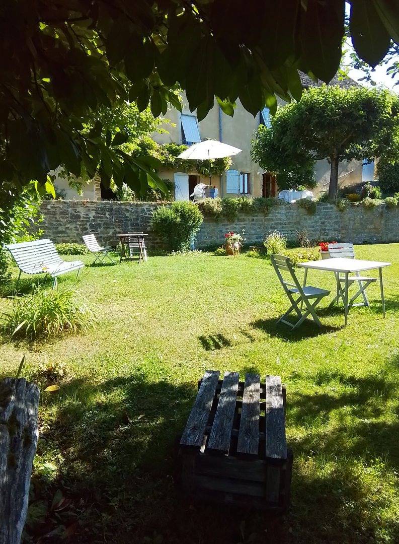 Chambre d'hôtes Le Jardin de Julia - Chambre in Saint-Lothain, Jura