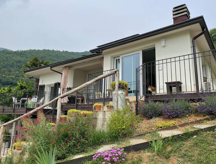 Casa vacanza per 2 persone, con Terrazza e Giardino nonché Panorama a Gussago