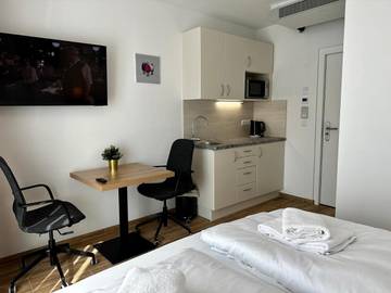 Ferienwohnung für 3 Personen, mit Garten und Ausblick in Wien