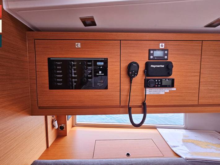 Boat for 6 people, with hot tub in England