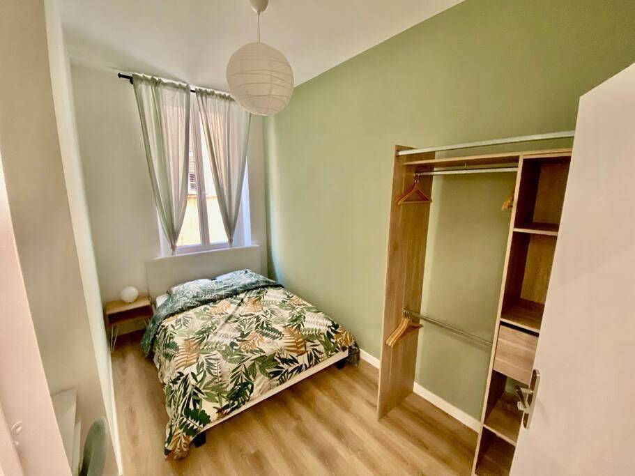 Appartement entier, Apartment in Toulon, Côte méditerranéenne (France)