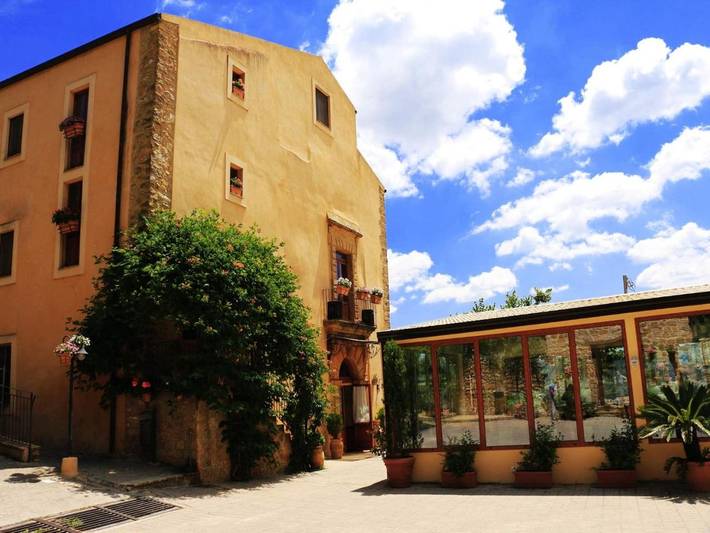 Agriturismo per 3 persone, con Terrazza e Giardino nonché Piscina e Panorama a Piazza Armerina