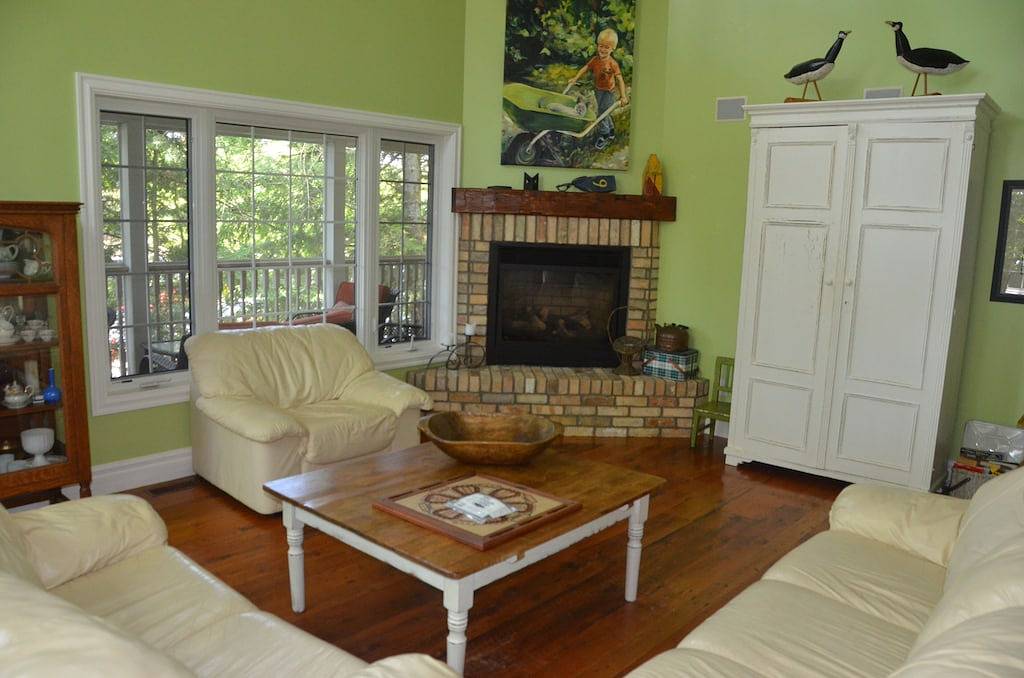 Cabin Rentals And Lodges for 7 Guests in Muskoka, Lake Huron ON