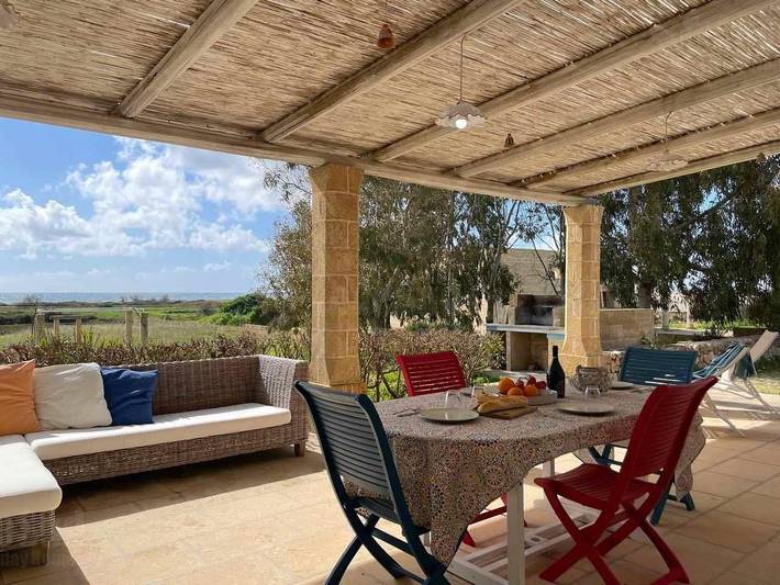 Casa sulla spiaggia per 5 persone, con giardino e terrazza in Puglia