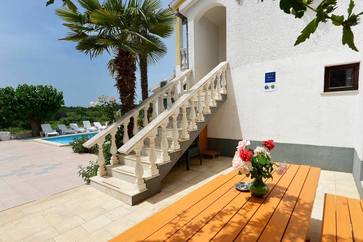 Ferienwohnung für 9 Personen, mit Pool und Balkon/Terrasse, mit Haustier