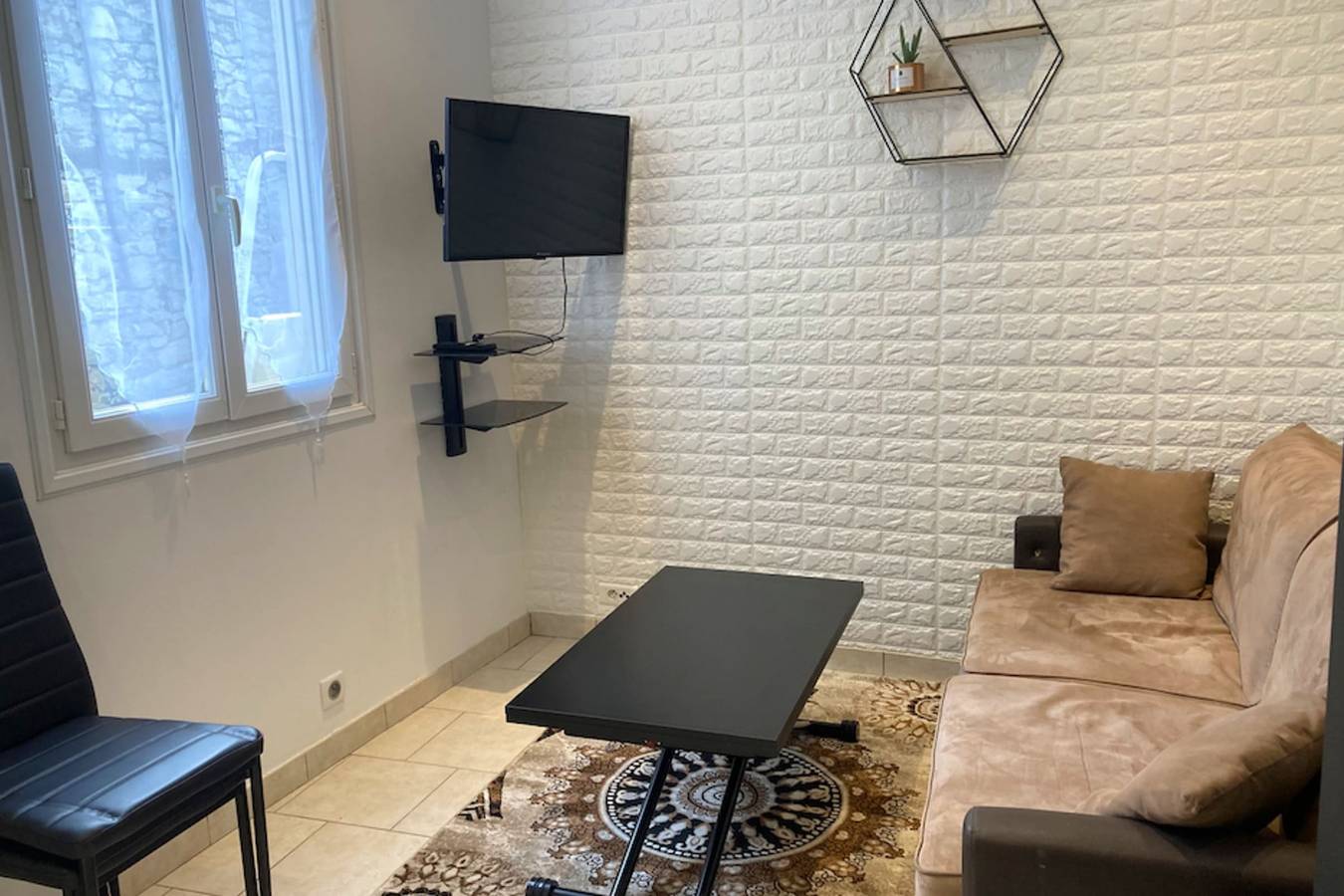 Ganze Wohnung, Ferienwohnung für 4 Personen mit Terrasse in Cannes La Bocca, Cannes